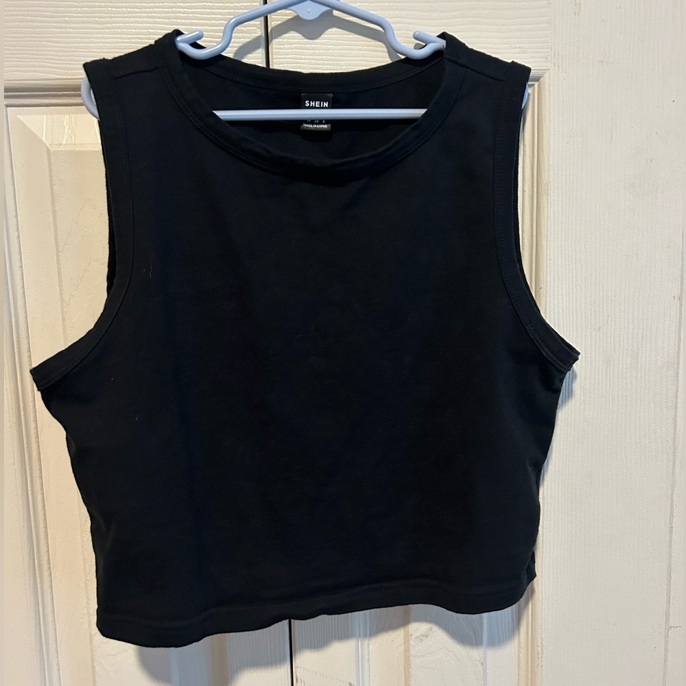 SHEIN CROPPED BLACK TANK TOP